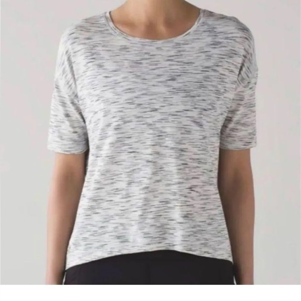 Lululemon run it out tee🍋 - Picture 2 of 7